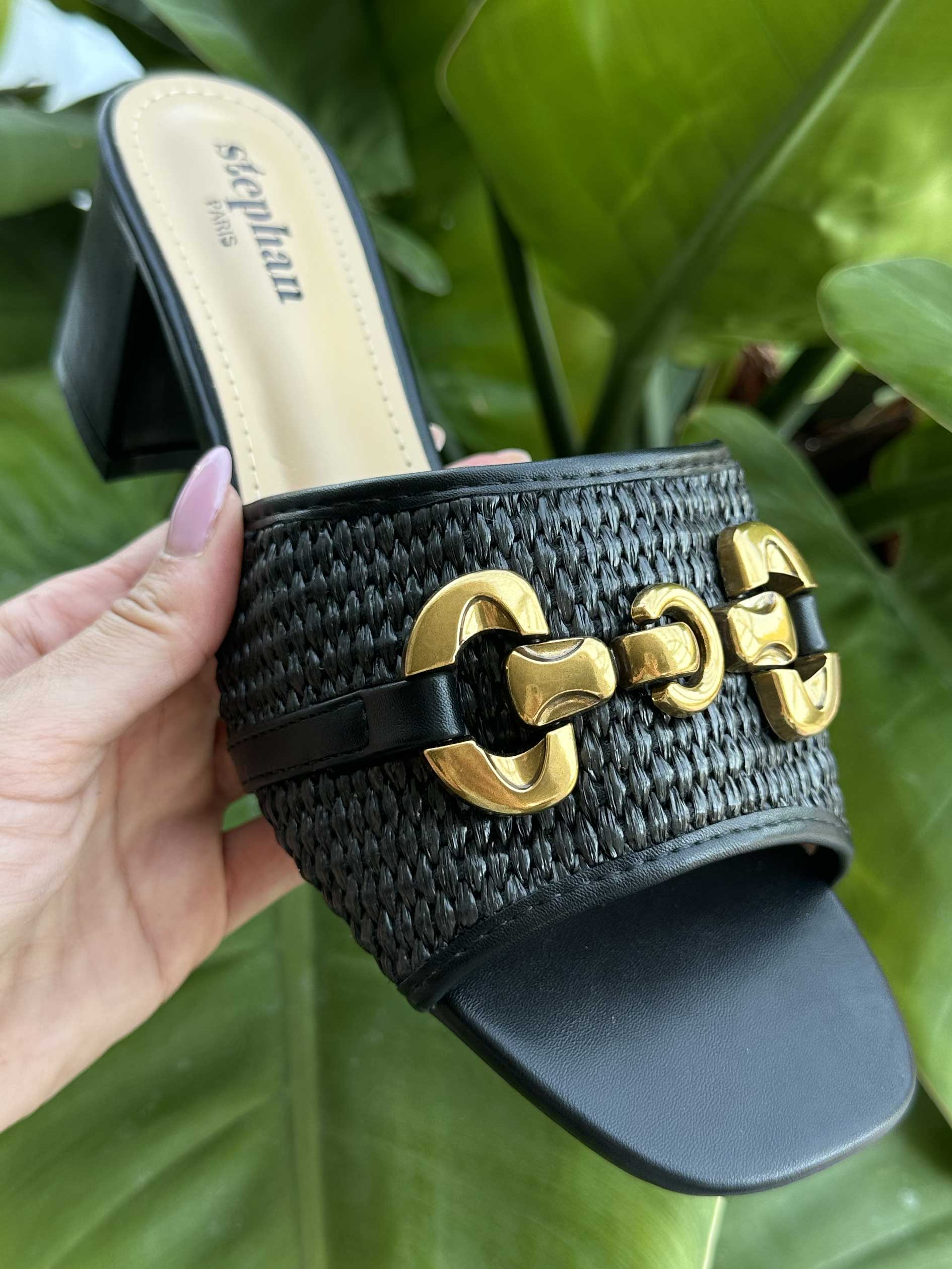 Lida - Söta sandaler med spänne och liten klack